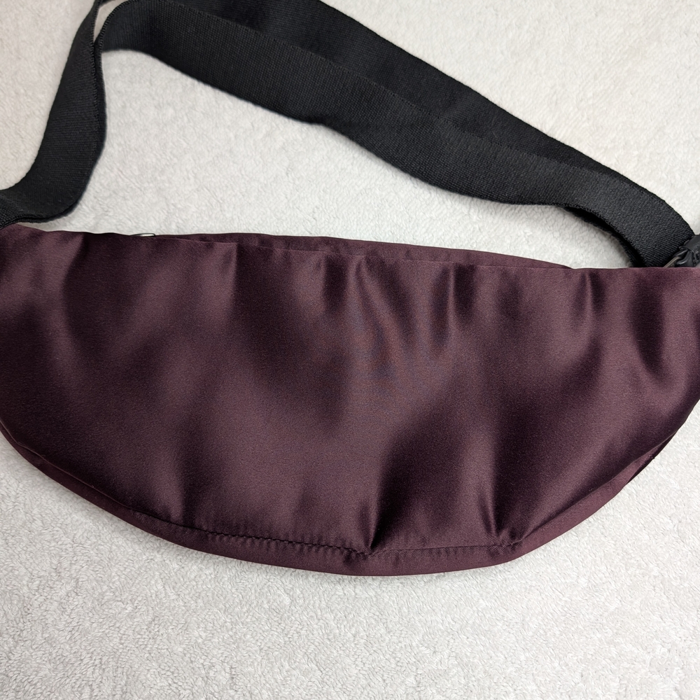 Athelta Kinetic Shine Waistbag - Barely Used, Excellent Condition - Picture 2 of 9